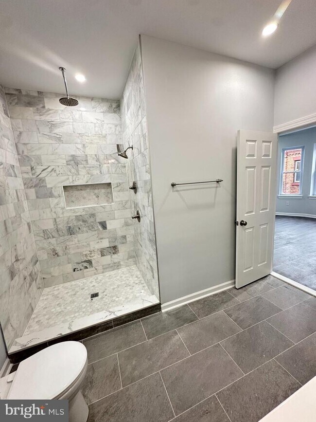 Photo - 1549 N Newkirk St