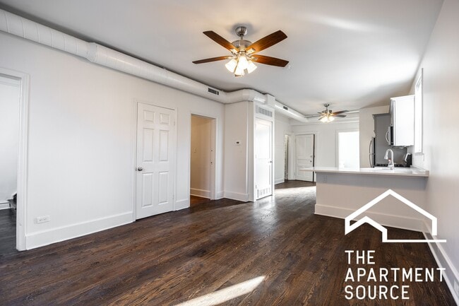 Photo - 3135 N Oakley Ave Unit 2R