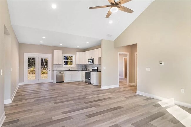 3116 Rawhide Dr