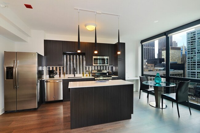 Photo - 175 N Wabash Ave