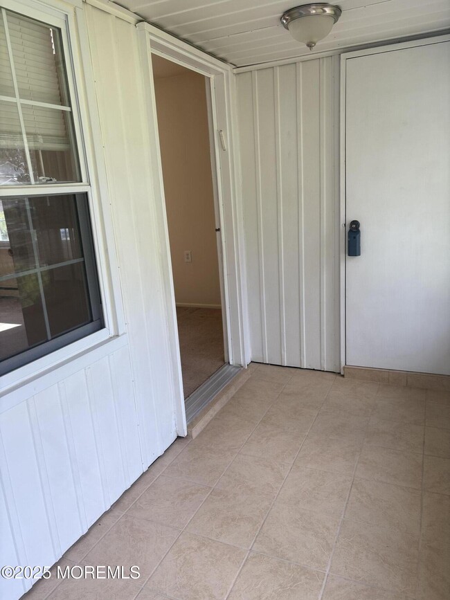 Photo - 1021F Aberdeen Dr