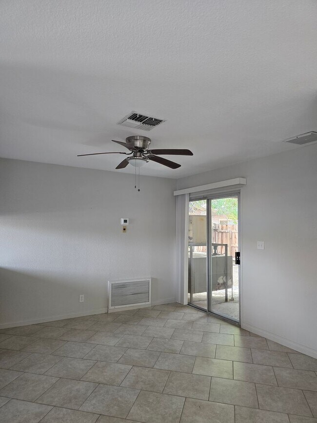 Photo - COM832 Unit 832 Commercial Ave #B