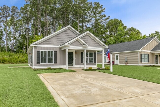 Photo - 2713 Buckingham Rd NW