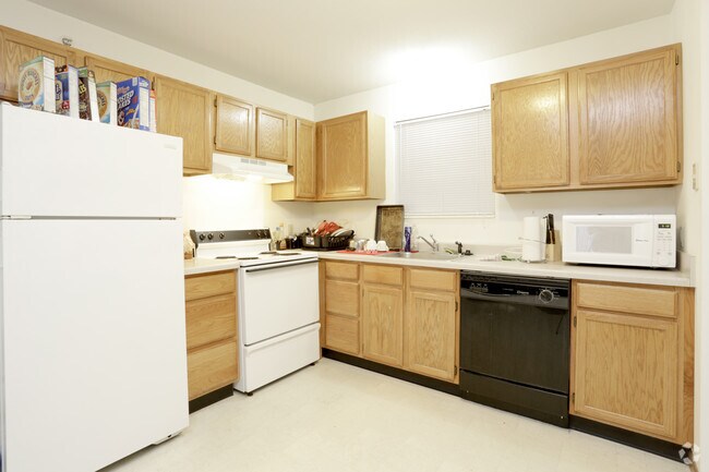 2 Bedroom - Kitchen - Castle on Locust
