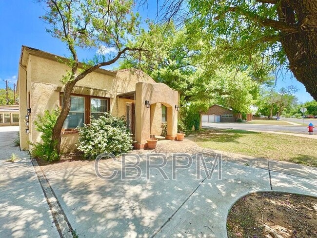 Photo - 2702 23rd St