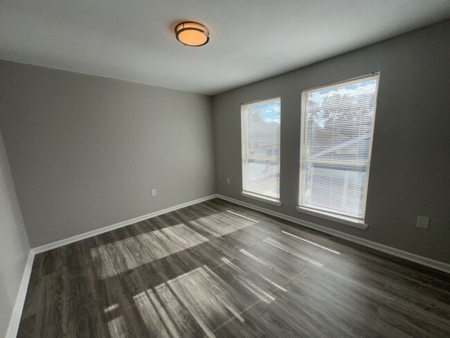 Photo - 6915 Avenue L