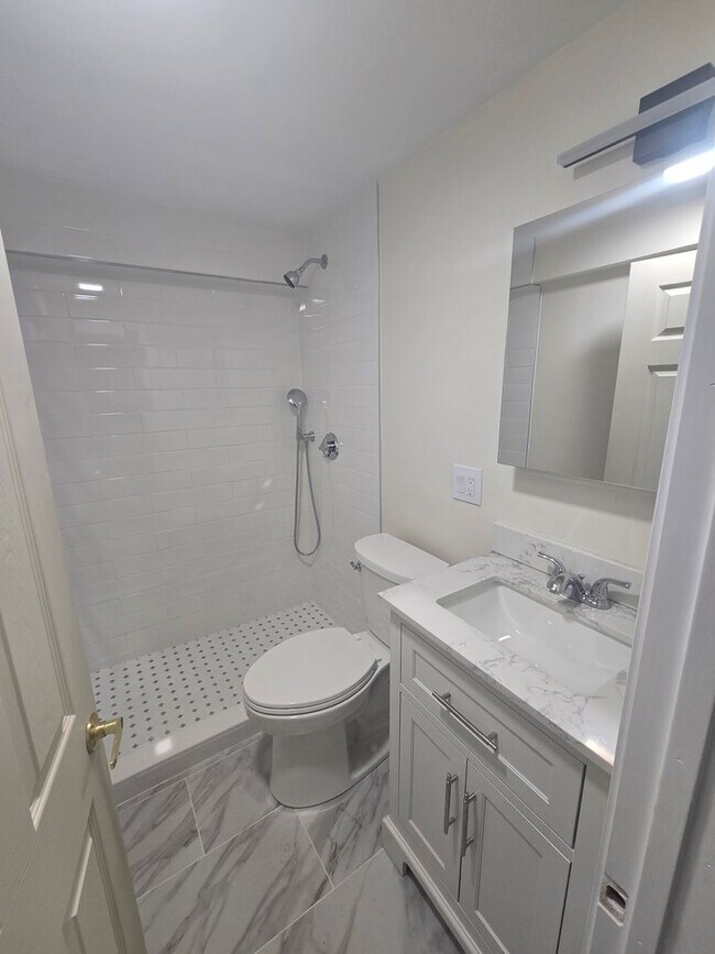 Photo - One bedroom MBTA GL-B