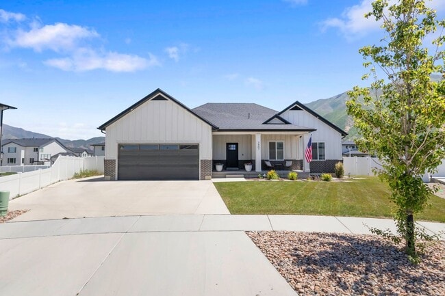 Building Photo - 3407 Pinyon Pk Ln