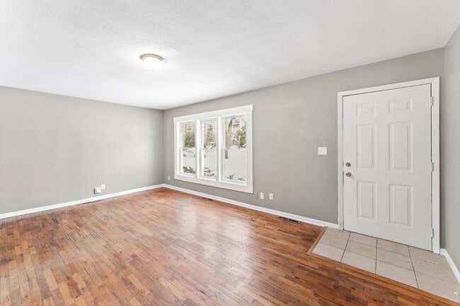 Photo - 2 Bedroom Home with Spacious Fenced In Yard! 1st Month's Rent is Free!*