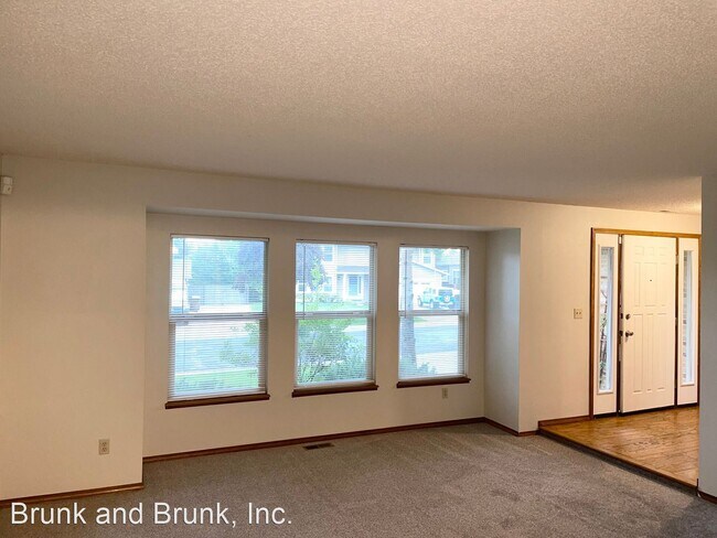 Photo - 5 br, 3.5 bath House - 7815 Conifer Drive