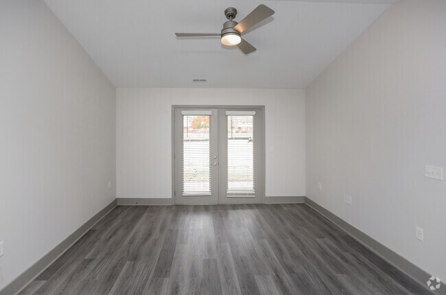 2BR, 2BA - 1293 SF