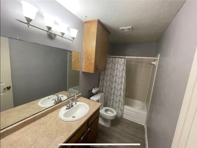 Photo - 2318 Yosemite Dr