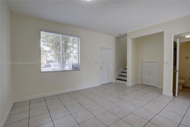 Photo - 7341 NW 174th Terrace Unidad 107