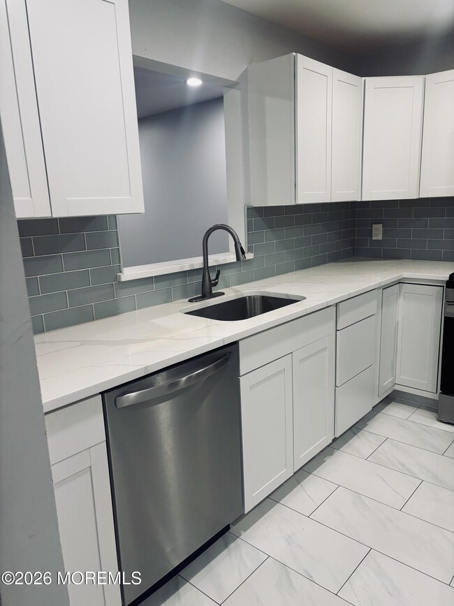 Photo - 1 Upperbrook Ct