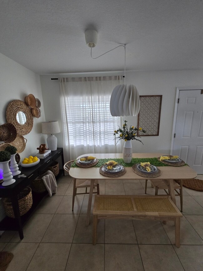 Photo - 800 N 8th St
