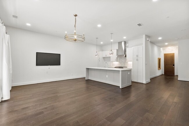 Photo - 15875 Spectrum Dr Unidad 1106