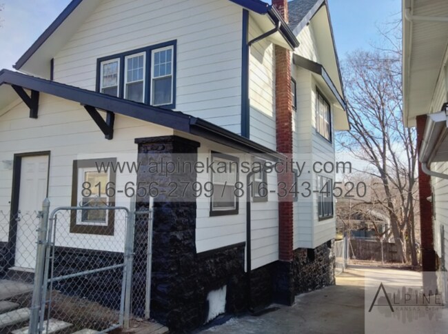 Photo - Beautiful Midtown Rehab!