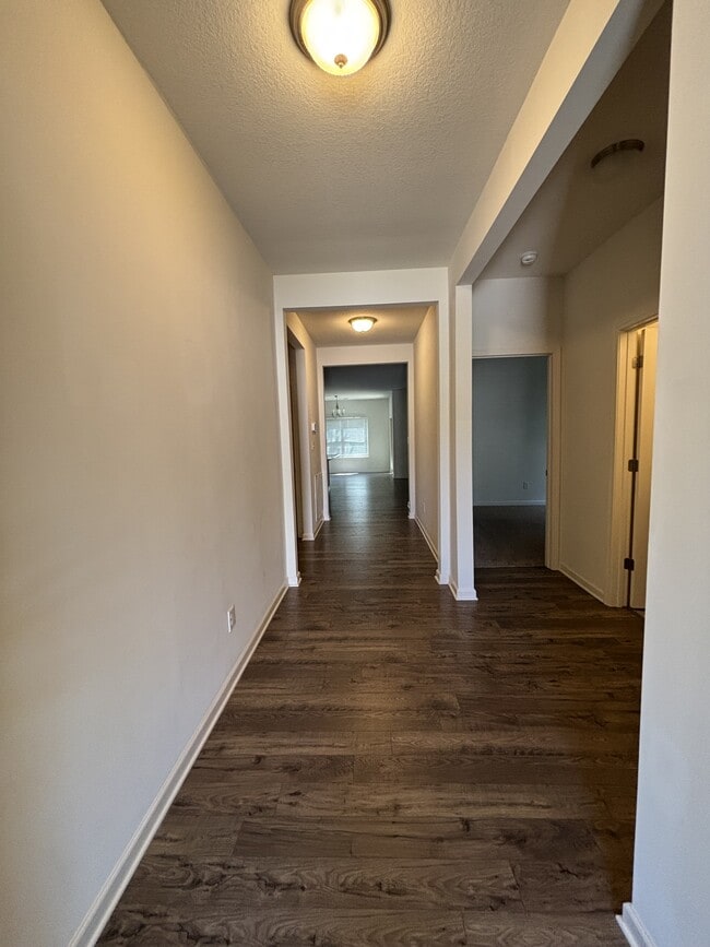 Photo - 122 Vivian Way