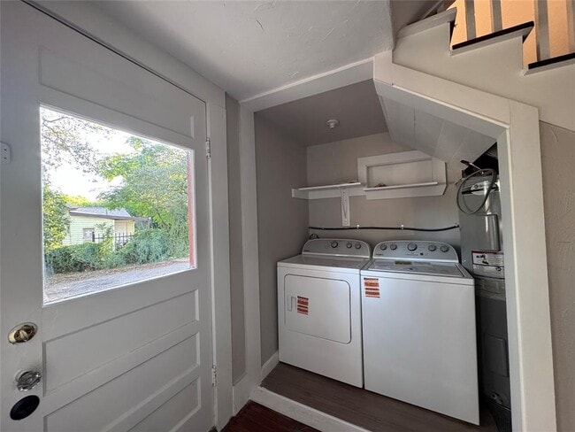 Photo - 410 Burleson St