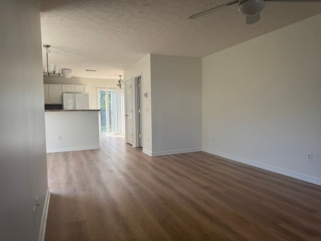 Photo - Great 2BR Townhome in Bellevue