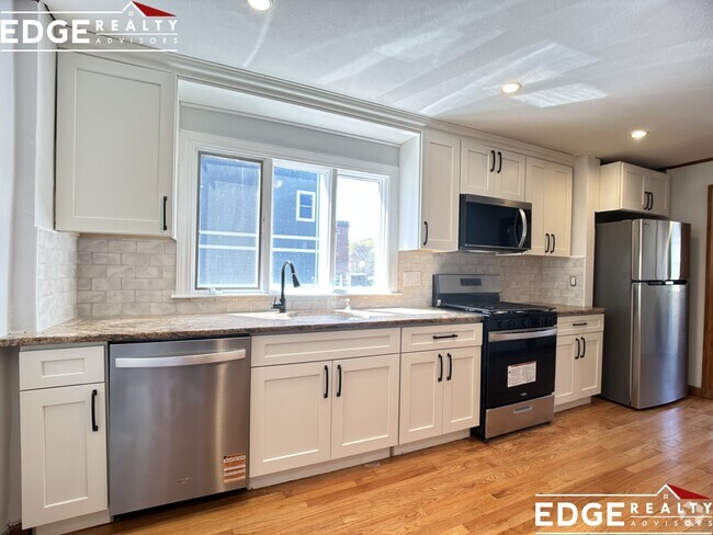 Building Photo - 84 Beechcroft St Unit 2 Rental