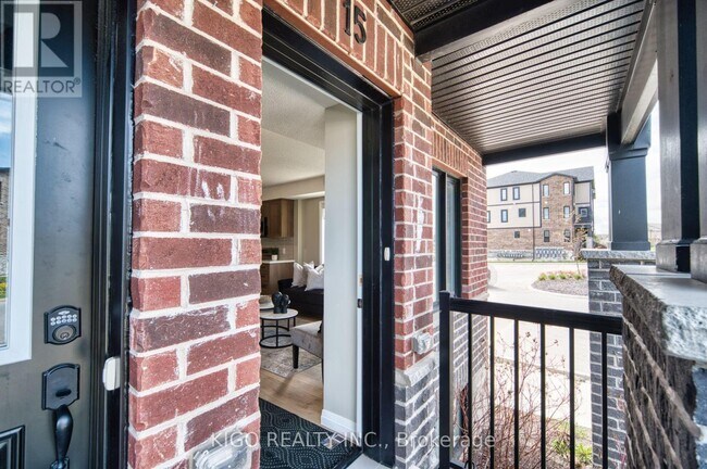 Photo - 160 Rochefort St. Unit A15