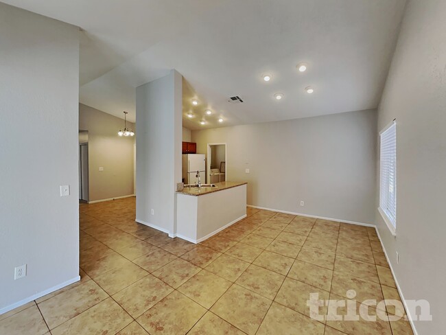 Photo - 1648 Trish Ln