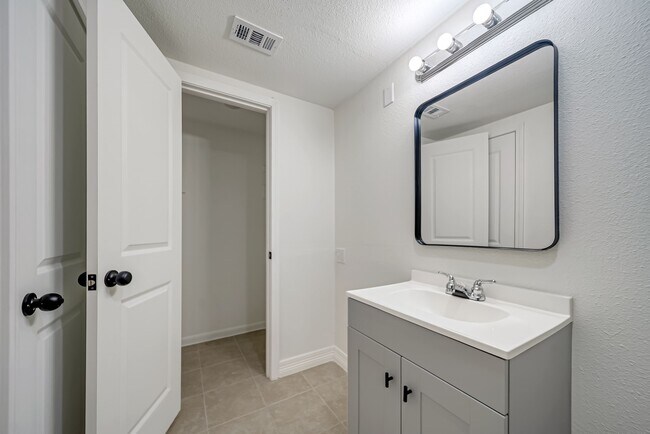 411 Ave A Unit 12