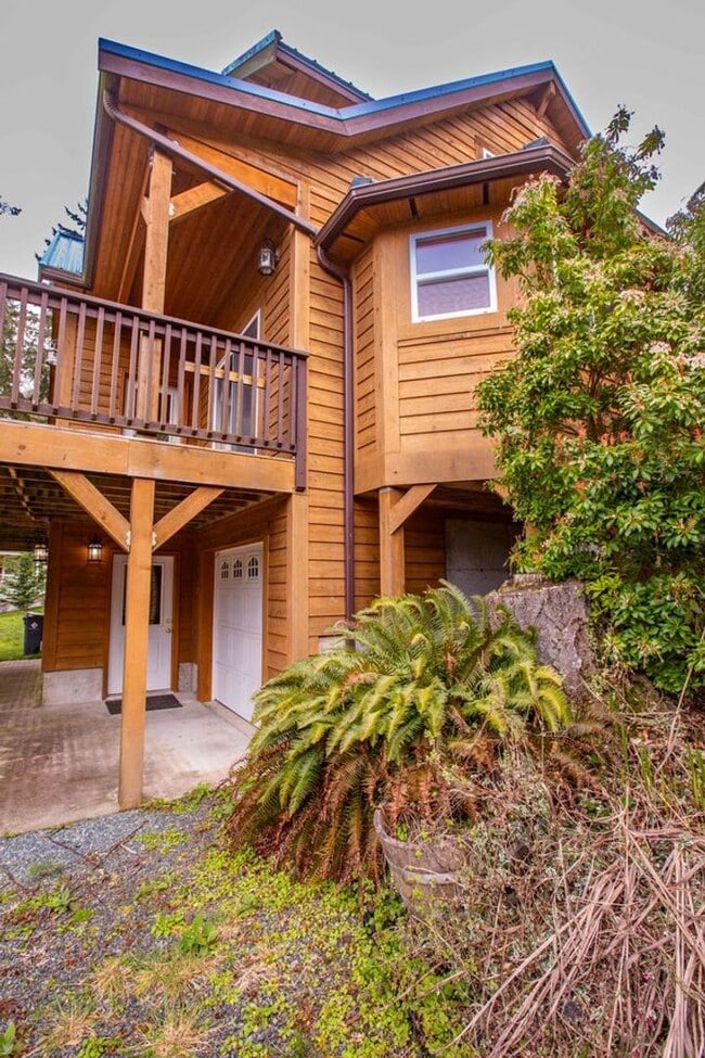 Photo - Lovely Home and Property Located on Honeym...