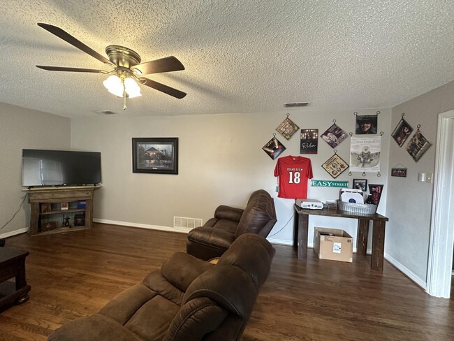 Photo - 3214 32nd St