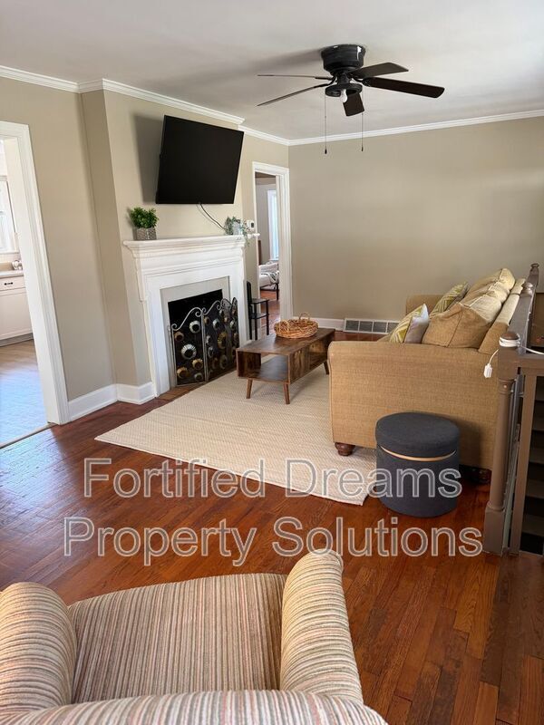 Photo - 2203 Maywood St