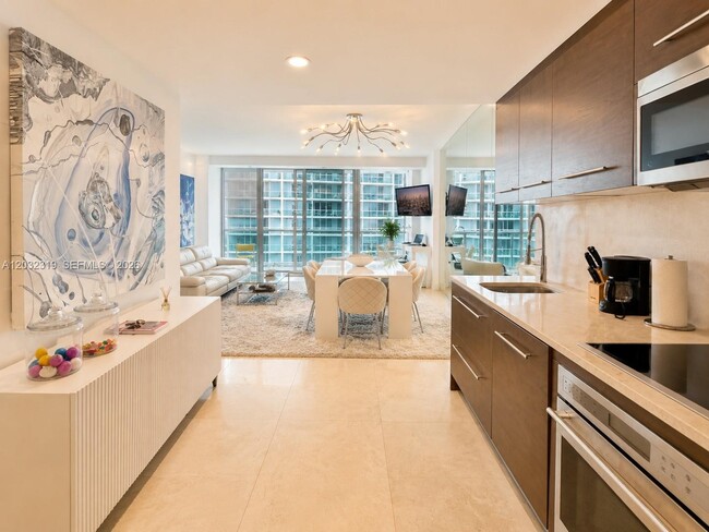 Photo - 495 Brickell Ave Unidad 3206