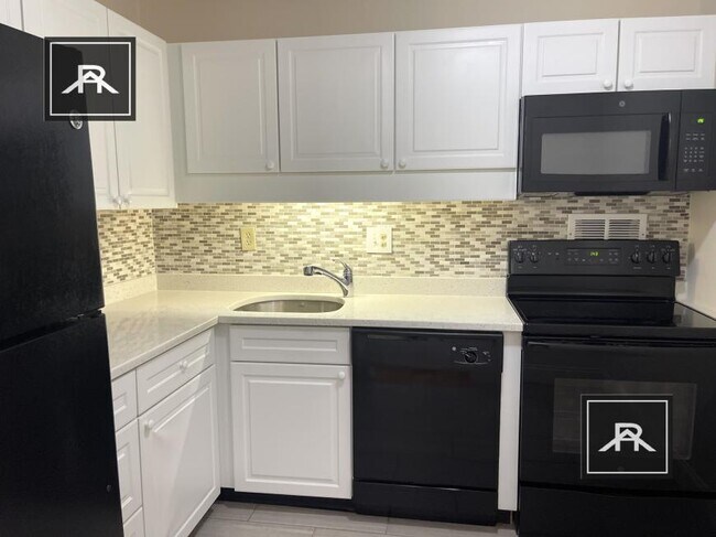 Building Photo - 3 bedroom in Brookline MA 02446 Unit 601