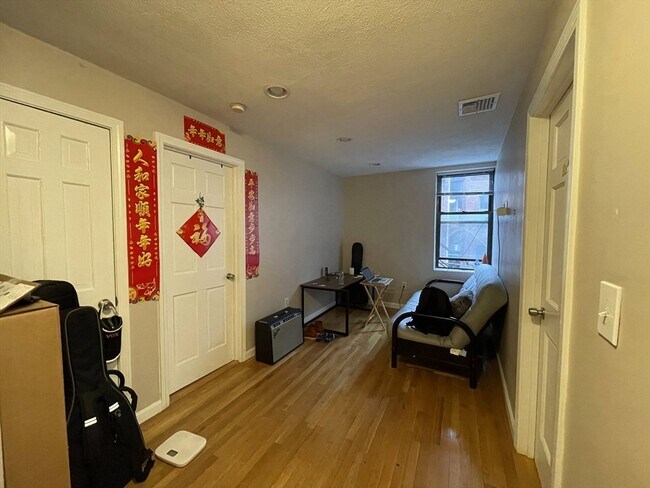 65 Hemenway St Unit 6