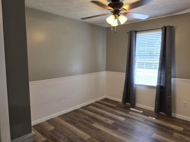 Photo - 273 Woodbridge Dr
