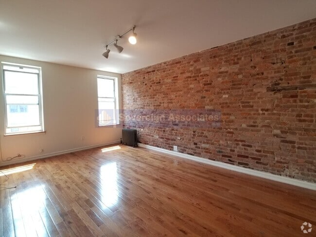 Building Photo - 707 W 171st St Rental