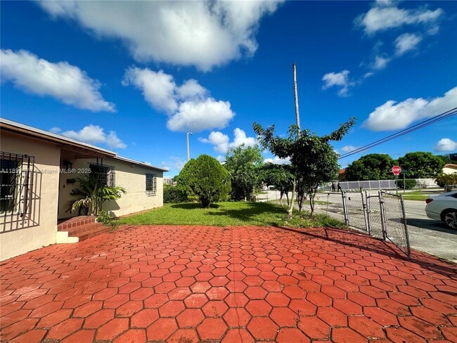 Photo - 4005 NW 9th St