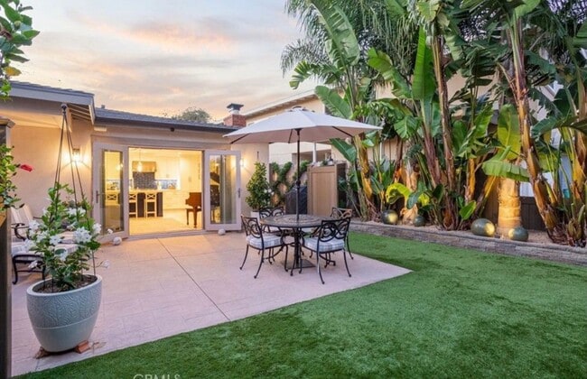Building Photo - 250 Avenida Monterey