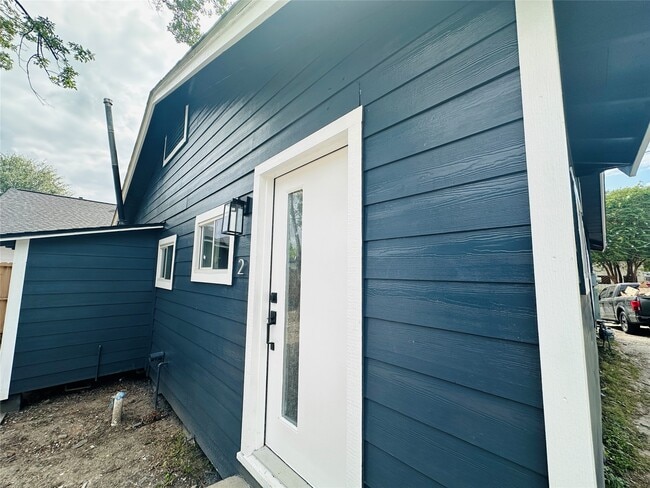 Photo - 4018 Gano St Unit 2