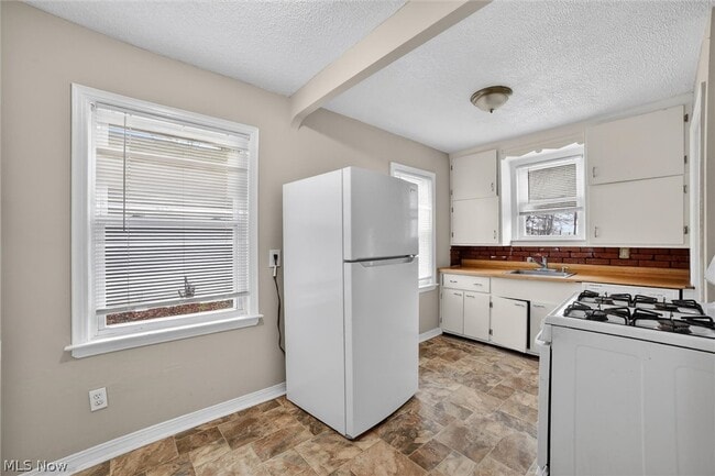 Photo - 1568 Parker Dr