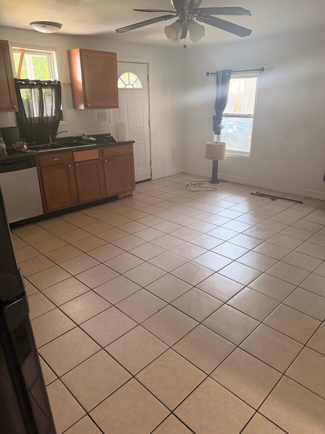Photo - 926 Norwood St