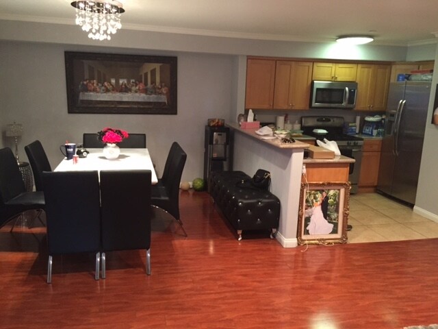 Building Photo - 13621-13623 Sherman Way