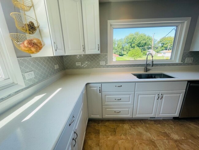 Photo - 120 E Oltendorf Rd