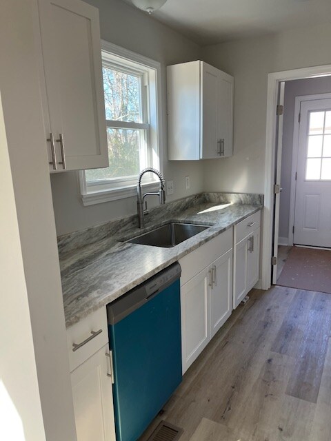 Photo - 1752 University Dr