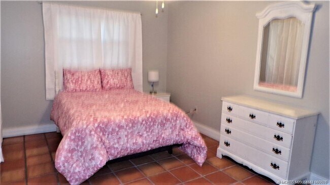 Photo - 2338 NE Patrician St