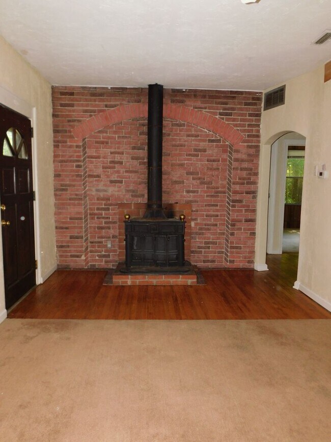 Photo - Country Living Blocks from Newnan's Lake!