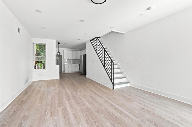 Photo - 5044 Parrish St