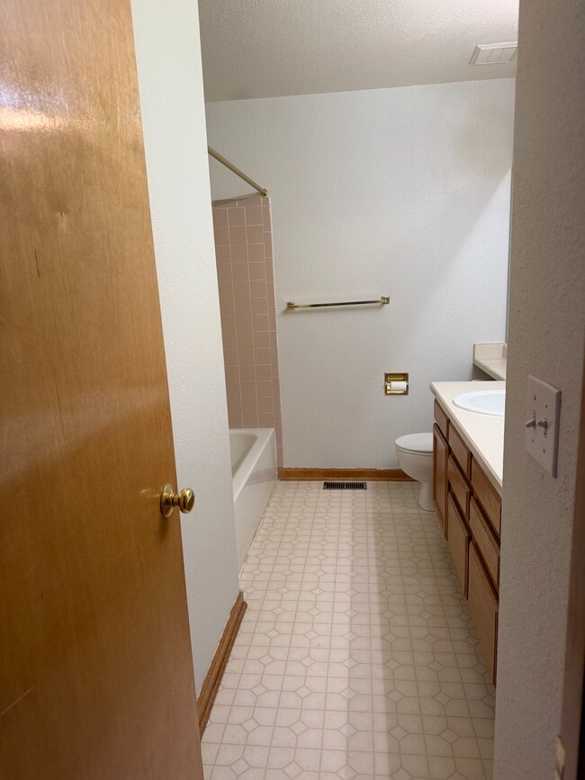 Photo - 1879 Breen Ln