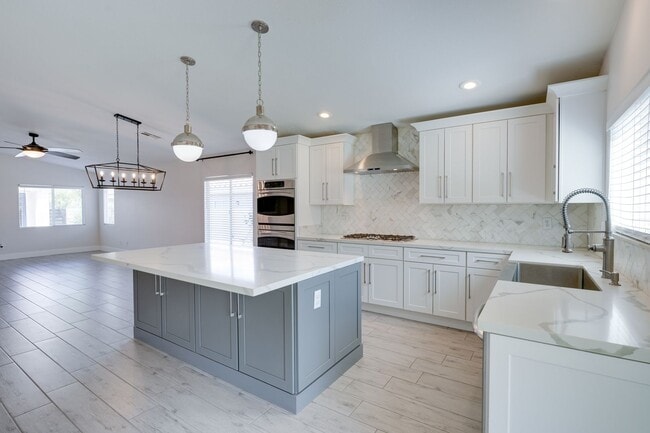 SINGLE STORY 4 BEDROOM IN GATED COMMUNITY - SINGLE STORY 4 BEDROOM IN GATED COMMUNITY House