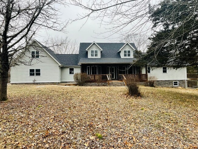 Beautiful Country Home! - Beautiful Country Home!